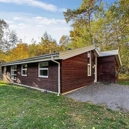 Sakarias - 800m From The Sea By Interhome *